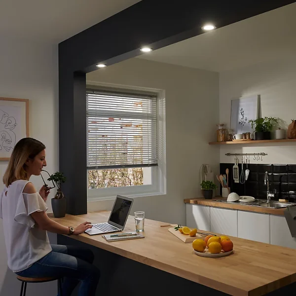 Castorama 3 Spot à Encastrer LED Intégrée 2 En 1 Avec Interrupteur Colours Thorold Rond Métal Chromé IP20 Ø 8,5 cm design à la mode 1